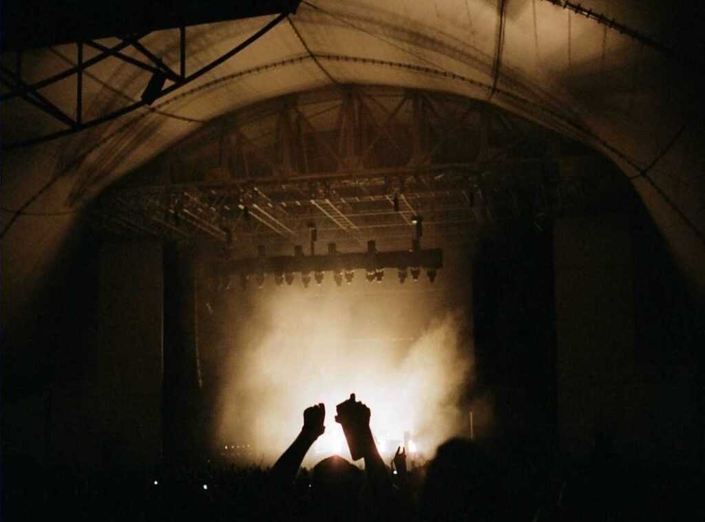 night shift at fazclaire's nightclub game jolt